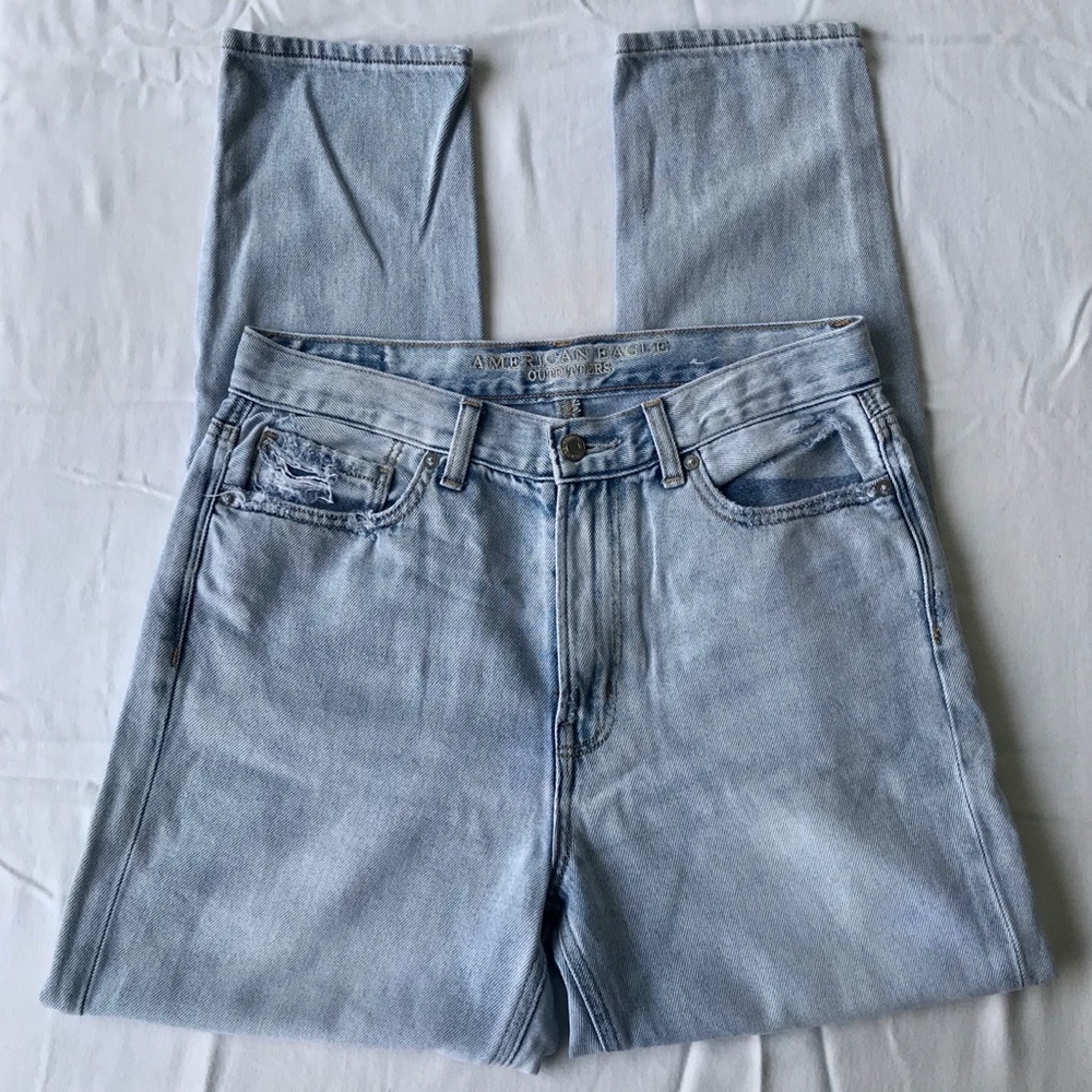 american eagle distressed mom jeans
